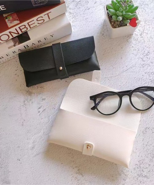 CALIFORNIA OUTFITTERS（カリフォルニア アウトフィッターズ）の「3-11E46 ソフトメガネケース　ホワイト　ブラック（メガネ・レディース・ホワイト/ブラック・ONESIZE）」の6枚目の写真