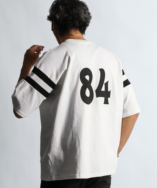 The DUFFER of ST.GEORGE(ザダファーオブセントジョージ)の「【WEB限定アイテム】CLASSIC FOOTBALL TEE:ナンバリング クラシック フットボールTEE(Tシャツ/カットソー・メンズ・ブラック/ネイビー/ホワイト・X-LARGE/LARGE/MEDIUM/SMALL)」の2枚目の写真