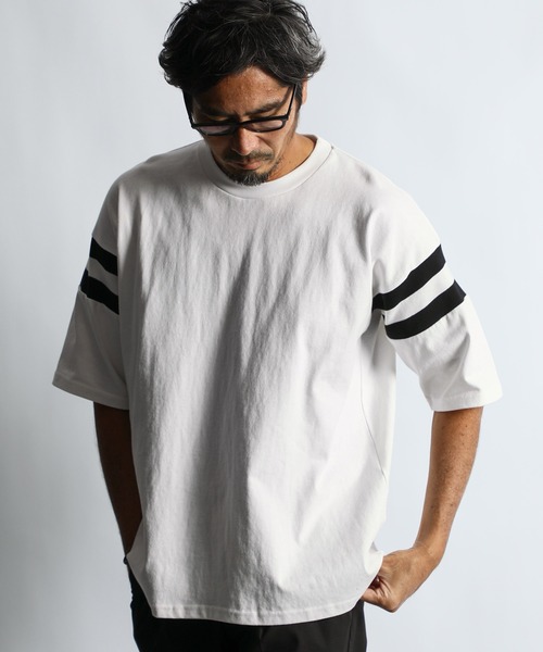 The DUFFER of ST.GEORGE(ザダファーオブセントジョージ)の「【WEB限定アイテム】CLASSIC FOOTBALL TEE:ナンバリング クラシック フットボールTEE(Tシャツ/カットソー・メンズ・ブラック/ネイビー/ホワイト・X-LARGE/LARGE/MEDIUM/SMALL)」の6枚目の写真