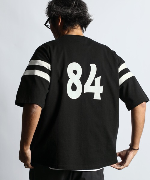 The DUFFER of ST.GEORGE(ザダファーオブセントジョージ)の「【WEB限定アイテム】CLASSIC FOOTBALL TEE:ナンバリング クラシック フットボールTEE(Tシャツ/カットソー・メンズ・ブラック/ネイビー/ホワイト・X-LARGE/LARGE/MEDIUM/SMALL)」の4枚目の写真