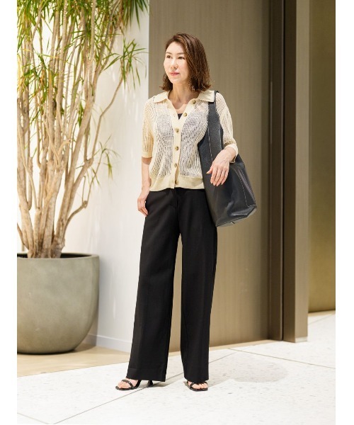 Banana Republic(バナナリパブリック)の「Vida レザースラウチーバッグ(ショルダーバッグ・レディース・ブラック・ONE SIZE)」の6枚目の写真