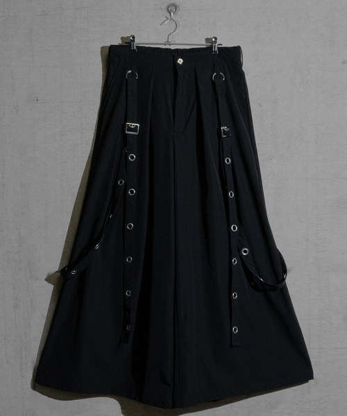 JOHN'S CLOSET(ジョンズクローゼット)の「【31】アイレットサスペンダー付き ワイド袴パンツ(スラックス・メンズ・ブラック・MEDIUM/LARGE)」の7枚目の写真