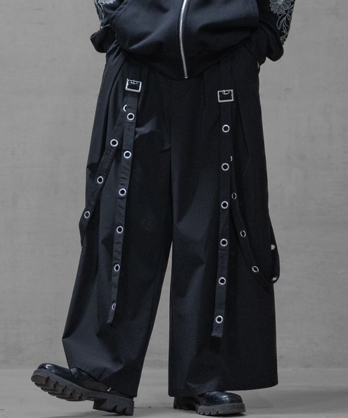 JOHN'S CLOSET(ジョンズクローゼット)の「【31】アイレットサスペンダー付き ワイド袴パンツ(スラックス・メンズ・ブラック・MEDIUM/LARGE)」の3枚目の写真