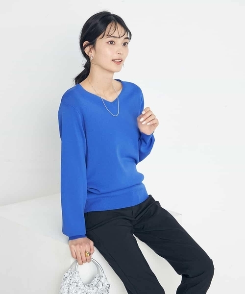 a.v.v（アーヴェヴェ）の「【洗える/UVカット】Vネックパフスリーブニット（ニット/セーター・レディース・ホワイト/ブラック/ミント/グレー系その他/ブルー/オレンジ・38/36/40/42/34）」の22枚目の写真