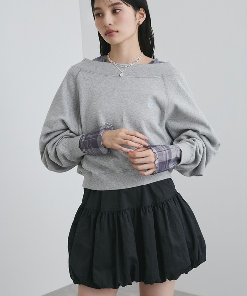 VIS（ビス）の「【2WAY】ワンオフショルダー胸刺繍スウェットプルオーバー（スウェット・レディース・キナリ/ピンク系その他2/ライトグレー・FREE）」の13枚目の写真