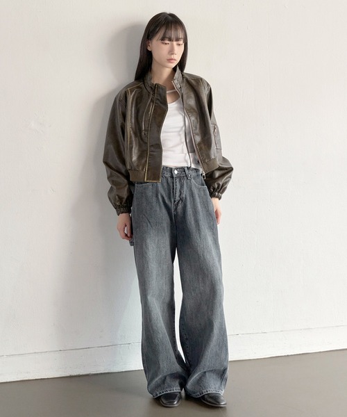 UNE MANSION(ユヌマンション)の「トスカーペンターポケットウォッシングワイドサマーデニムパンツ(デニムパンツ・レディース・ブルー/ライトブルー・SMALL/MEDIUM/LARGE)」の10枚目の写真