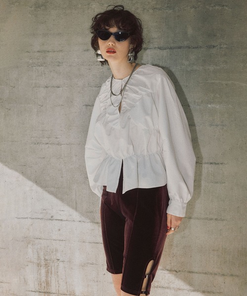 ELLEgirl（エルガール）の「デザイン切替ギャザーブラウス【ELLEgirl/エルガール】（シャツ/ブラウス・レディース・ブラック/オフホワイト・FREE）」の22枚目の写真