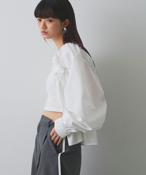 ELLEgirl（エルガール）の「デザイン切替ギャザーブラウス【ELLEgirl/エルガール】（シャツ/ブラウス・レディース・ブラック/オフホワイト・FREE）」の6枚目の写真