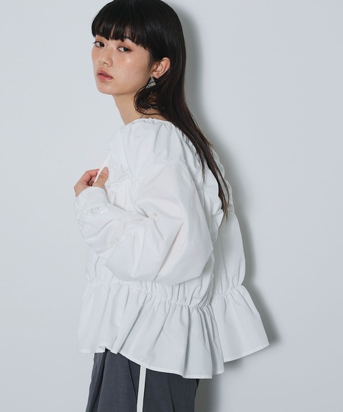 ELLEgirl（エルガール）の「デザイン切替ギャザーブラウス【ELLEgirl/エルガール】（シャツ/ブラウス・レディース・ブラック/オフホワイト・FREE）」の13枚目の写真