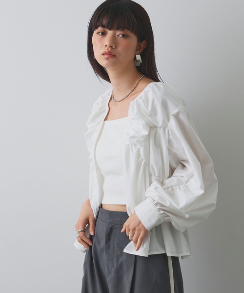 ELLEgirl（エルガール）の「デザイン切替ギャザーブラウス【ELLEgirl/エルガール】（シャツ/ブラウス・レディース・ブラック/オフホワイト・FREE）」の5枚目の写真