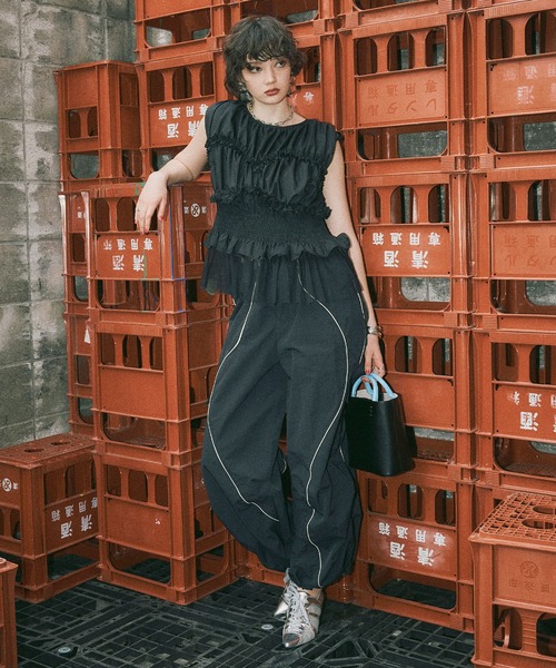 ELLEgirl（エルガール）の「ウェーブデザインパラシュートパンツ【ELLEgirl/エルガール】（カーゴパンツ・レディース・ブラック/ベージュ・FREE）」の13枚目の写真