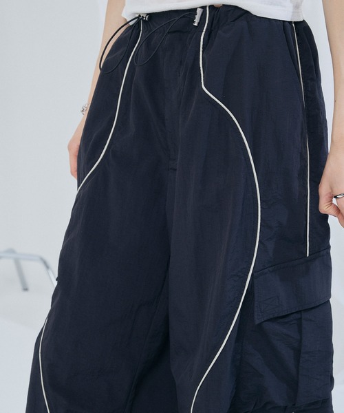 ELLEgirl（エルガール）の「ウェーブデザインパラシュートパンツ【ELLEgirl/エルガール】（カーゴパンツ・レディース・ブラック/ベージュ・FREE）」の10枚目の写真