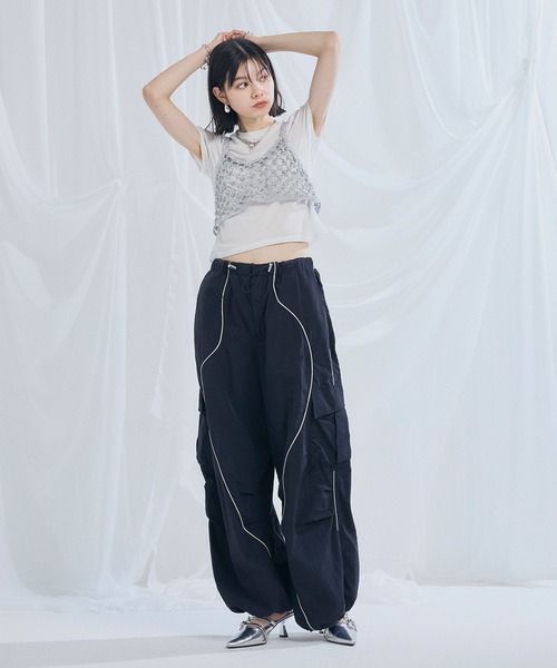 ELLEgirl（エルガール）の「ウェーブデザインパラシュートパンツ【ELLEgirl/エルガール】（カーゴパンツ・レディース・ブラック/ベージュ・FREE）」の18枚目の写真