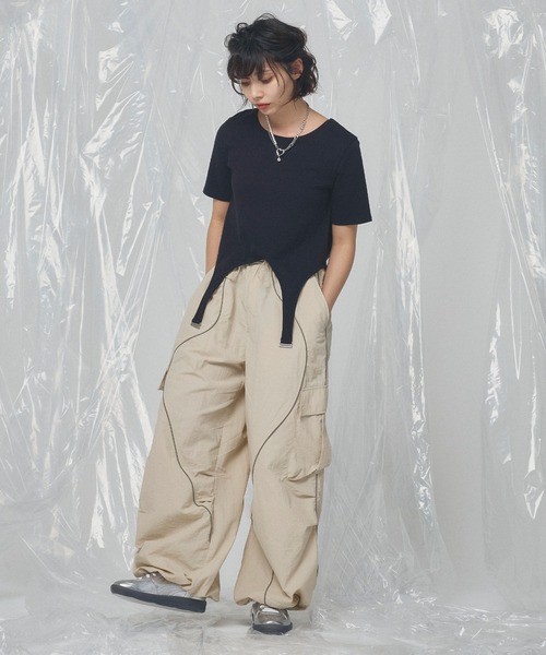 ELLEgirl（エルガール）の「ウェーブデザインパラシュートパンツ【ELLEgirl/エルガール】（カーゴパンツ・レディース・ブラック/ベージュ・FREE）」の8枚目の写真