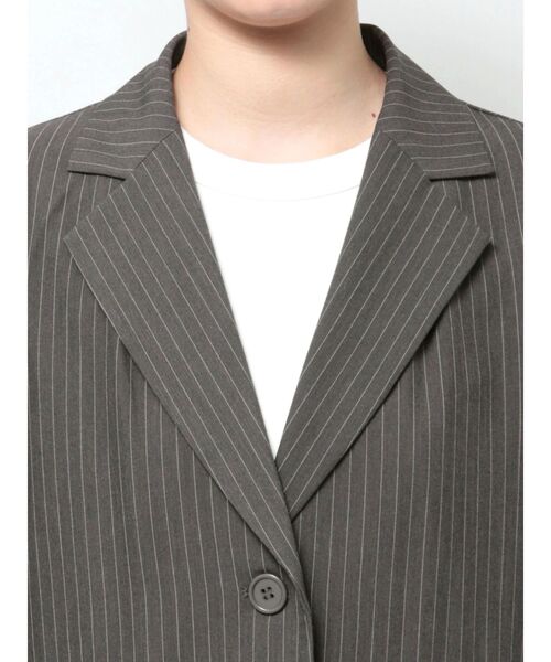 フリル付きグレー テーラードジャケット Chico ジャケット テーラードジャケット 「SALON by Chico