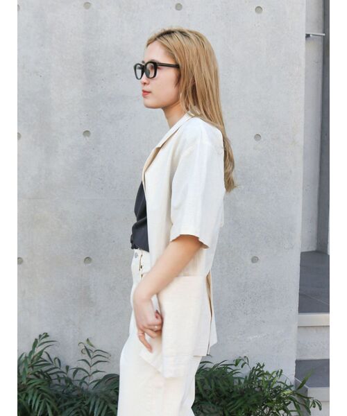 Ungrid（アングリッド）の「ハーフスリーブシャツジャケット（シャツ/ブラウス・レディース・アイボリー/キャメル・FREE）」の4枚目の写真
