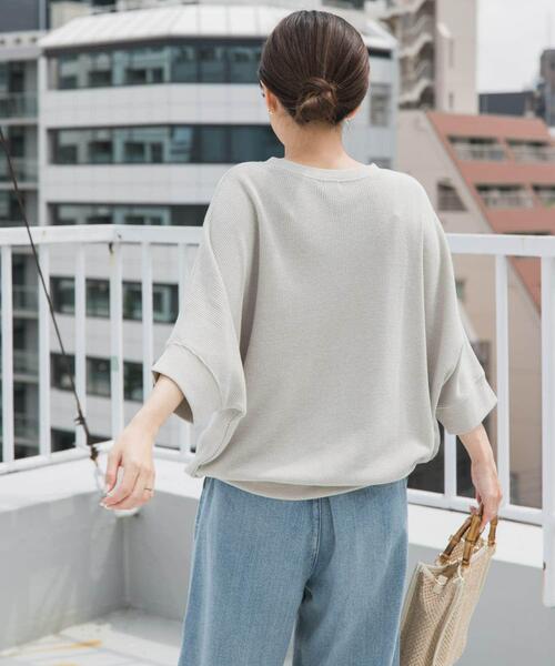 URBAN RESEARCH DOORS(アーバンリサーチドアーズ)の「タックフライスワイドTシャツ(Tシャツ/カットソー・レディース・ミント/ネイビー/ホワイト系その他/ライトベージュ/ナチュラル/チャコールグレー/オレンジ系その他/ベージュ・MEDIUM)」の10枚目の写真