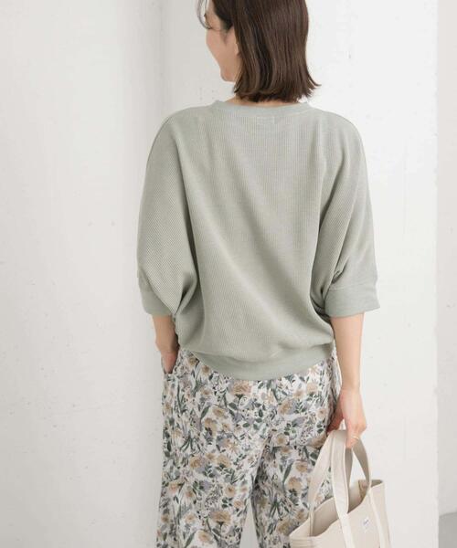 URBAN RESEARCH DOORS(アーバンリサーチドアーズ)の「タックフライスワイドTシャツ(Tシャツ/カットソー・レディース・ミント/ネイビー/ホワイト系その他/ライトベージュ/ナチュラル/チャコールグレー/オレンジ系その他/ベージュ・MEDIUM)」の21枚目の写真