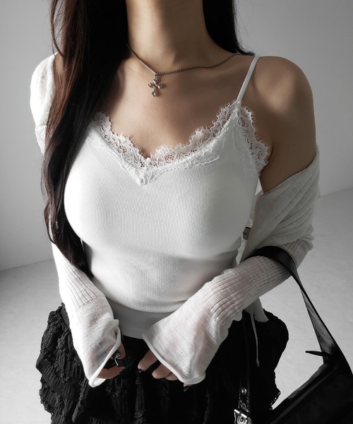 me+em select(ミームセレクト)の「【 4color /カップ付 】レースドッキングリブキャミソール /lace docking ribbed camisole(キャミソール・レディース・チャコール/ホワイト/グレー/ブラック・FREE)」の2枚目の写真
