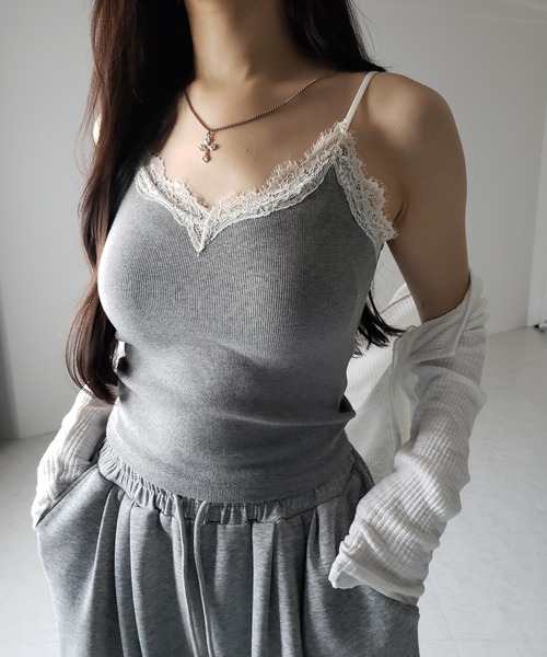 me+em select(ミームセレクト)の「【 4color /カップ付 】レースドッキングリブキャミソール /lace docking ribbed camisole(キャミソール・レディース・チャコール/ホワイト/グレー/ブラック・FREE)」の10枚目の写真