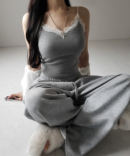 me+em select(ミームセレクト)の「【 4color /カップ付 】レースドッキングリブキャミソール /lace docking ribbed camisole(キャミソール・レディース・チャコール/ホワイト/グレー/ブラック・FREE)」の13枚目の写真