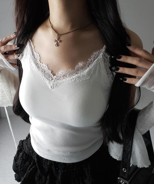 me+em select(ミームセレクト)の「【 4color /カップ付 】レースドッキングリブキャミソール /lace docking ribbed camisole(キャミソール・レディース・チャコール/ホワイト/グレー/ブラック・FREE)」の22枚目の写真