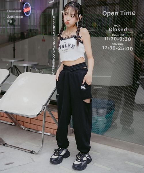 ANAP GｉRL（アナップガール）の「レース付 メッセージパッド入りキャミソール（キャミソール・キッズ・ブラック/オレンジ/オフホワイト・S/M/XS）」の6枚目の写真