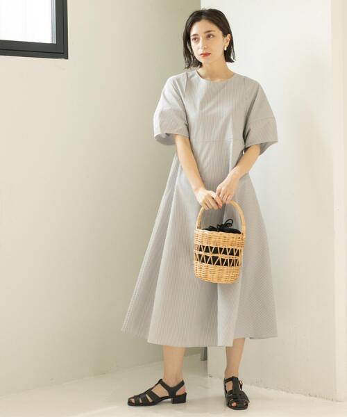 OPAQUE.CLIP（オペークドットクリップ）の「サッカーストライプワンピース【吸水速乾/イージーアイロン/洗濯機洗い可】（ワンピース・レディース・ブラック/ベビーピンク/ホワイト系3・38/40/36/42）」の4枚目の写真