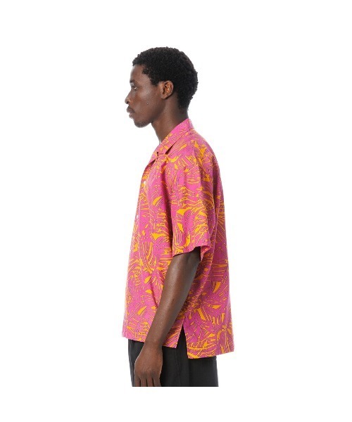 Sandinista(サンディニスタ)の「SANDINISTA Patterned Open Collar S/S Shirt (MAGENTA) (サンディニスタ パターン オープンカラー ショートスリーブシャツ)(シャツ/ブラウス・メンズ・レッド系・MEDIUM/LARGE)」の4枚目の写真