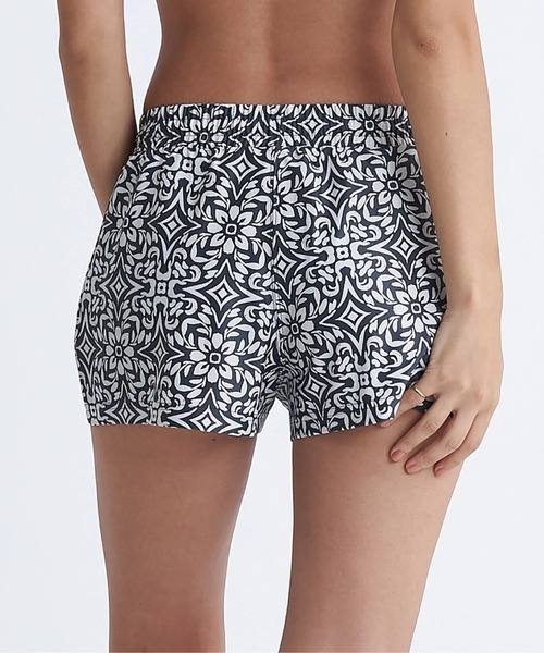 ROXY(ロキシー)の「【ROXY/ロキシー】24SS FRESCO TILE BS/水陸両用総柄ウエストゴムボードショーツ・サーフトランクス(水着)(水着・レディース・イエロー/レッド/ブラック・LARGE/MEDIUM/SMALL)」の6枚目の写真