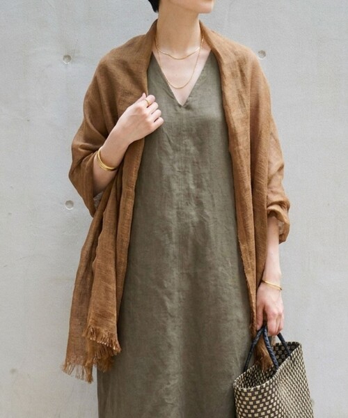 Rouge vif(ルージュヴィフ)の「【The Bagmati/ザ バグマティ】リネンストール(ストール/ショール・レディース・ライトベージュ/チャコールグレー/ブラウン・フリー)」の2枚目の写真
