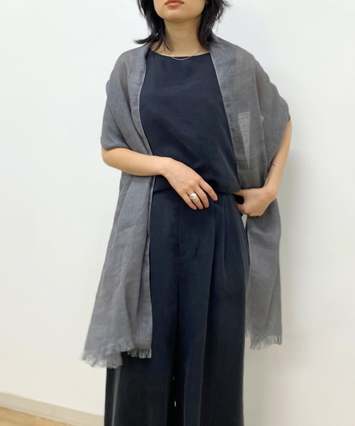 Rouge vif（ルージュヴィフ）の「【The Bagmati/ザ バグマティ】リネンストール（ストール/ショール・レディース・ライトベージュ/チャコールグレー・フリー）」の2枚目の写真