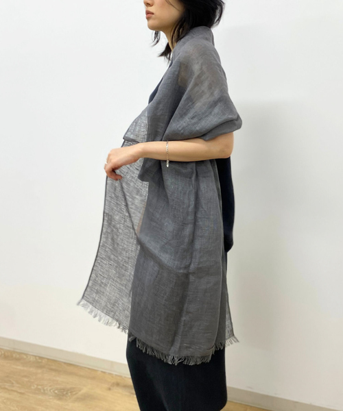 Rouge vif（ルージュヴィフ）の「【The Bagmati/ザ バグマティ】リネンストール（ストール/ショール・レディース・ライトベージュ/チャコールグレー・フリー）」の6枚目の写真