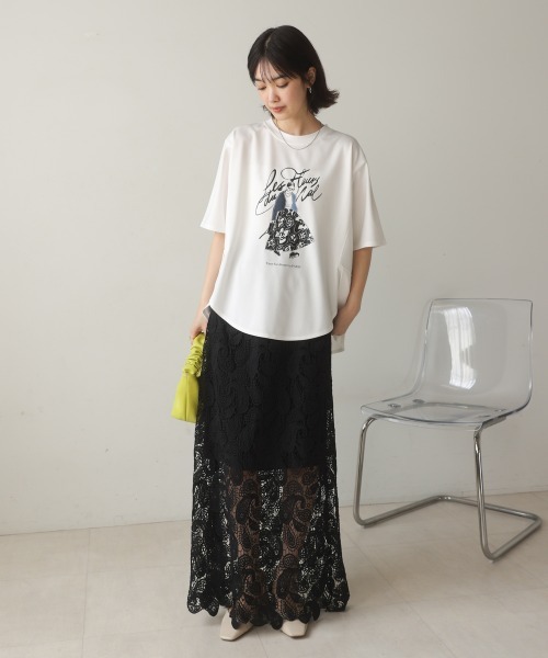 Bou Jeloud(ブージュルード)の「ドールモチーフTee(Tシャツ/カットソー・レディース・オフホワイト/ベージュ/ブラック・FREE)」の5枚目の写真