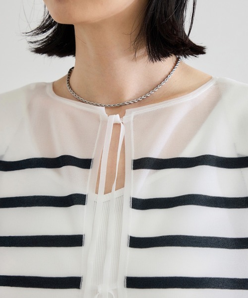 ROPE'(ロペ)の「シャイニー2WAYリボンブラウス/洗える(シャツ/ブラウス・レディース・シルバー/ブラック/ネイビー・FREE)」の5枚目の写真