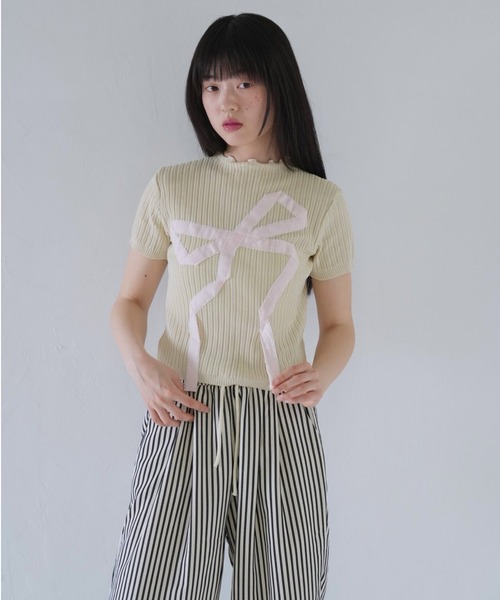 Uenui(ウニュイ)の「ビッグ リボン ショート リブ トップス(Tシャツ/カットソー・レディース・ホワイト/グレー/ブラック・FREE)」の1枚目の写真
