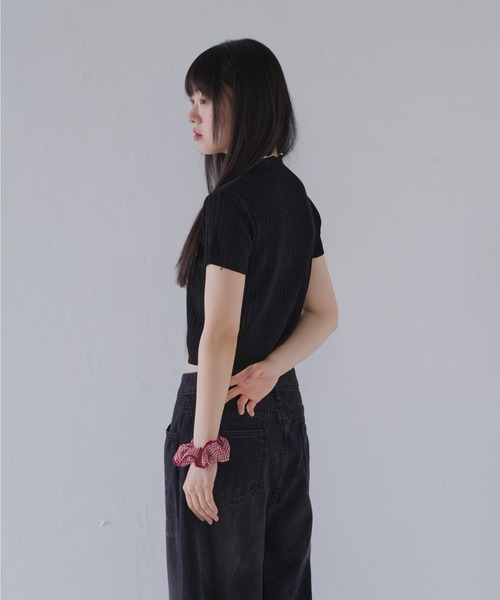 Uenui(ウニュイ)の「ビッグ リボン ショート リブ トップス(Tシャツ/カットソー・レディース・ホワイト/グレー/ブラック・FREE)」の17枚目の写真