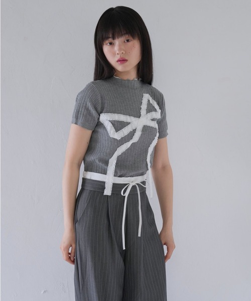 Uenui(ウニュイ)の「ビッグ リボン ショート リブ トップス(Tシャツ/カットソー・レディース・ホワイト/グレー/ブラック・FREE)」の14枚目の写真