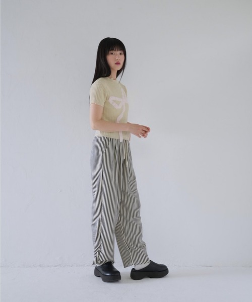 Uenui(ウニュイ)の「ビッグ リボン ショート リブ トップス(Tシャツ/カットソー・レディース・ホワイト/グレー/ブラック・FREE)」の20枚目の写真