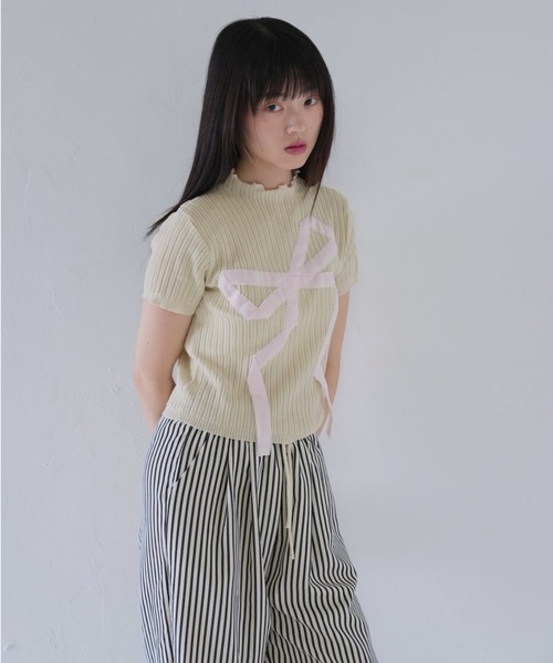 Uenui(ウニュイ)の「ビッグ リボン ショート リブ トップス(Tシャツ/カットソー・レディース・ホワイト/グレー/ブラック・FREE)」の7枚目の写真