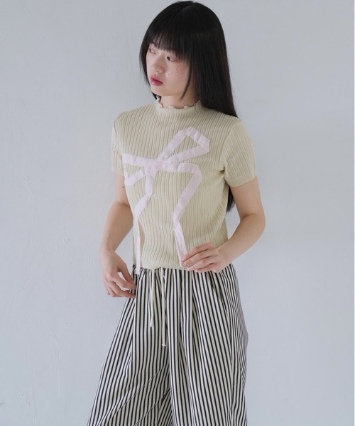 Uenui(ウニュイ)の「ビッグ リボン ショート リブ トップス(Tシャツ/カットソー・レディース・ホワイト/グレー/ブラック・FREE)」の8枚目の写真