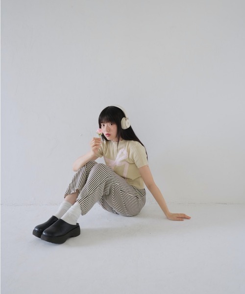 Uenui(ウニュイ)の「ビッグ リボン ショート リブ トップス(Tシャツ/カットソー・レディース・ホワイト/グレー/ブラック・FREE)」の21枚目の写真