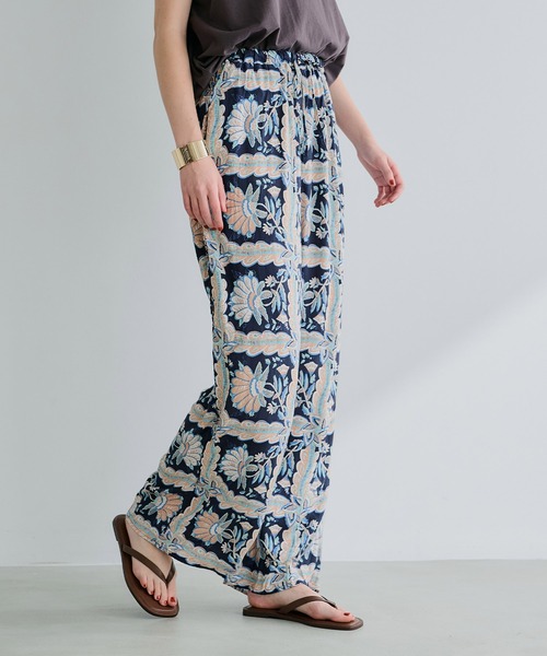 レーヨンスクエアフラワー柄パンツ（その他パンツ）｜coca（coca