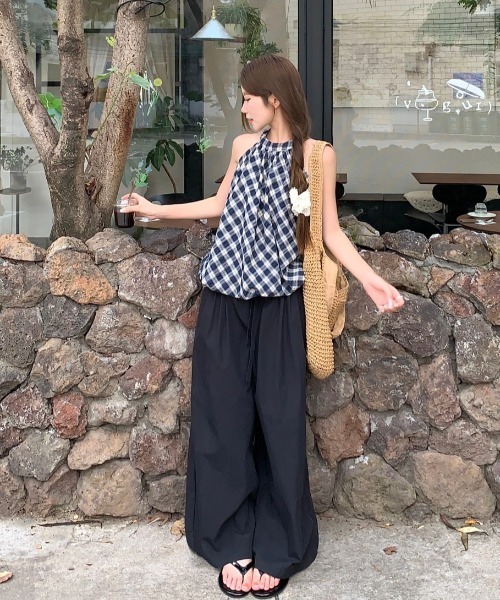 LAC-VERT（ラック・ヴェール）の「ホルターネックトップス（Tシャツ/カットソー・レディース・オフホワイト/ブラック/ネイビー/レッド・FREE）」の10枚目の写真