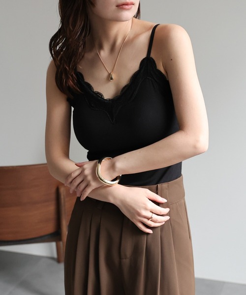 ap retro(アプレトロ)の「【ap retro basic】カップ付きレースキャミソール / カップ付きレースインナー《動画あり》(キャミソール・レディース・グレー/ブラック/ホワイト/ブラウン・MEDIUM/LARGE)」の13枚目の写真