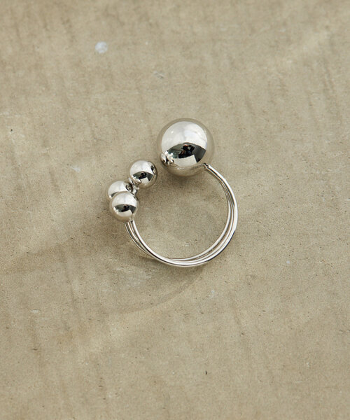 ear PAPILLONNER（イアパピヨネ）の「バブルボールリング（リング・レディース・シルバー/ゴールド・ONE SIZE）」の12枚目の写真