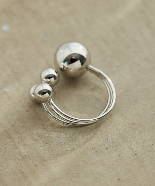 ear PAPILLONNER（イアパピヨネ）の「バブルボールリング（リング・レディース・シルバー/ゴールド・ONE SIZE）」の11枚目の写真