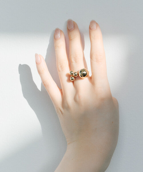 ear PAPILLONNER（イアパピヨネ）の「バブルボールリング（リング・レディース・シルバー/ゴールド・ONE SIZE）」の4枚目の写真