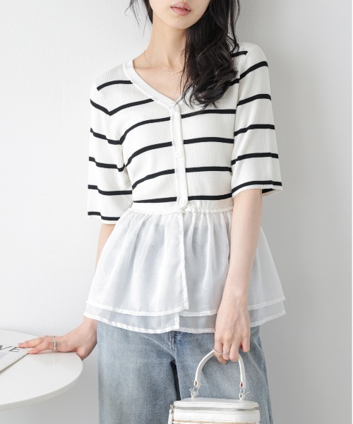 AMELY(エミリー)の「シアーフリルドッキングトップス(その他トップス・レディース・ホワイト/ブラック/ホワイト系その他/ブラック系その他・フリー)」の2枚目の写真
