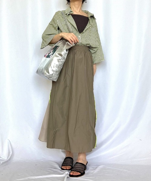 Casselini（キャセリーニ）の「メタリックフォトトート（トートバッグ・レディース・シルバー/ピンク・MEDIUM）」の5枚目の写真